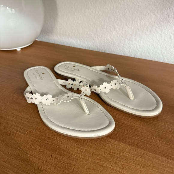 Kate Spade Daisy Sandals Size 10 - Picture 1 of 4